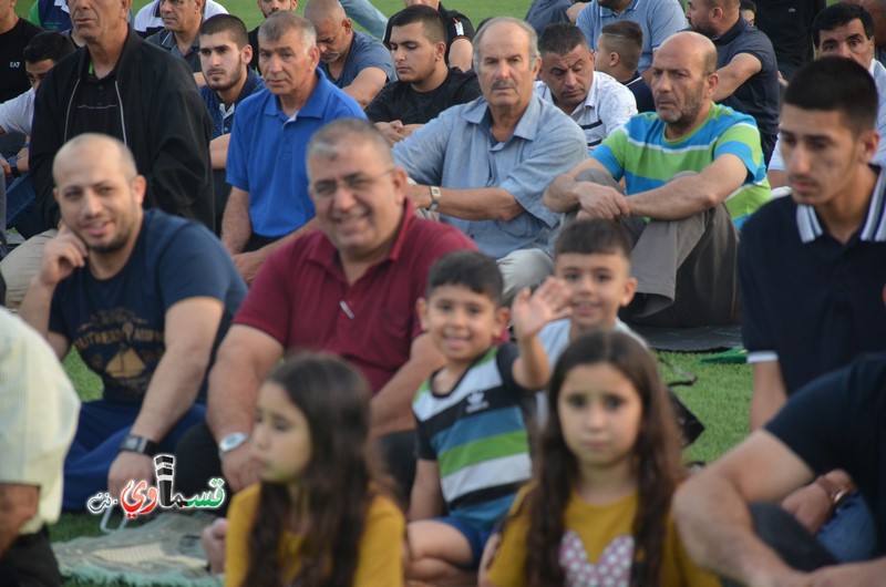 فيديو: المئات من المصلين يُلبون دعوة الحركة الاسلامية لصلاة عيد الفطر في الملعب الشرقي والشيخ صرصور  وحدتنا باحترام علمائنا ومرجعيتنا الشرعية 
